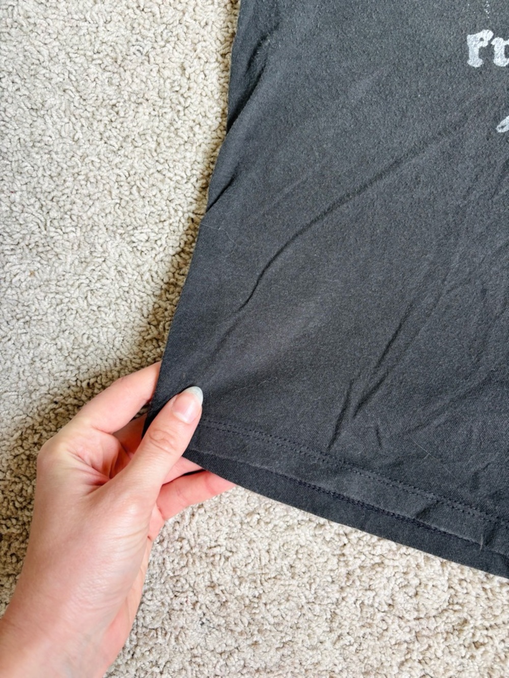 hollister dark grey butterfly graphic cropped baby tee - Picture 7 of 11